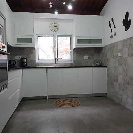 Join Our Relaxed House Near The Beach - Mosteiros Mosteiros  Zewnętrze zdjęcie