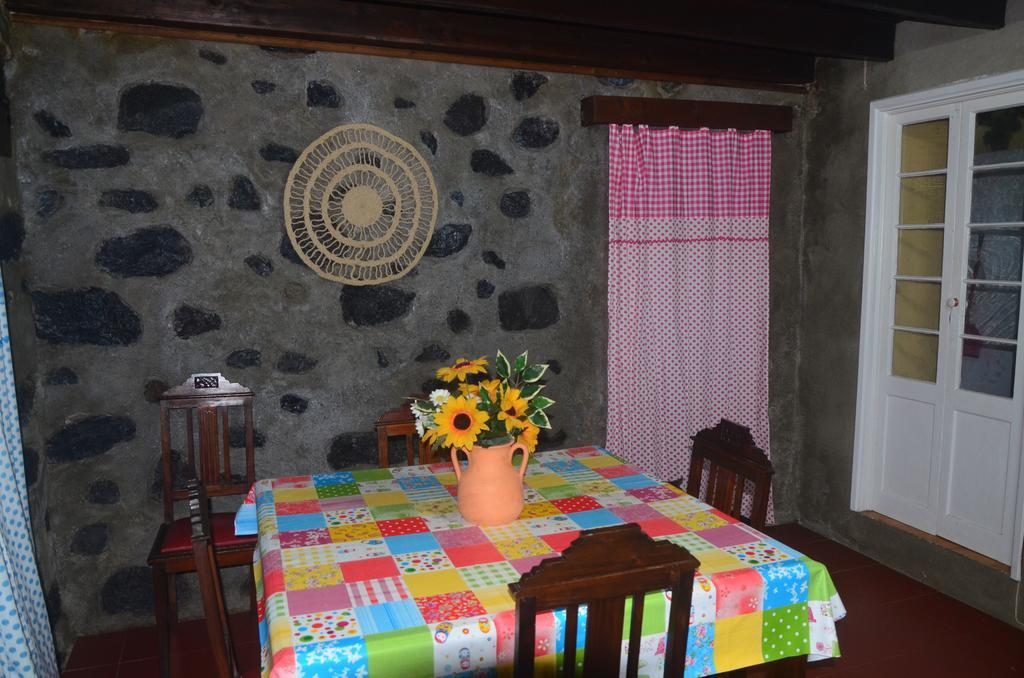 Join Our Relaxed House Near The Beach - Mosteiros Mosteiros  Zewnętrze zdjęcie