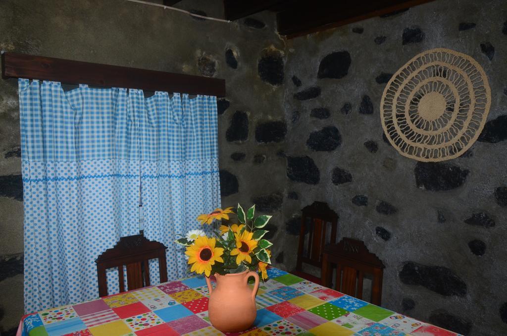Join Our Relaxed House Near The Beach - Mosteiros Mosteiros  Zewnętrze zdjęcie